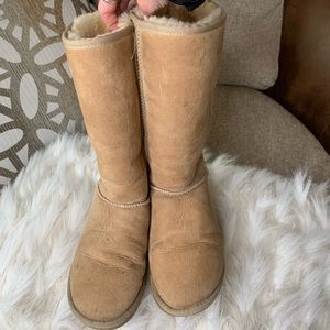 Tall Uggs Size 4